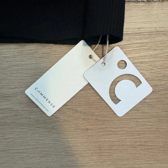 Elegant Black and Cream Dress - Picture 3 of 4